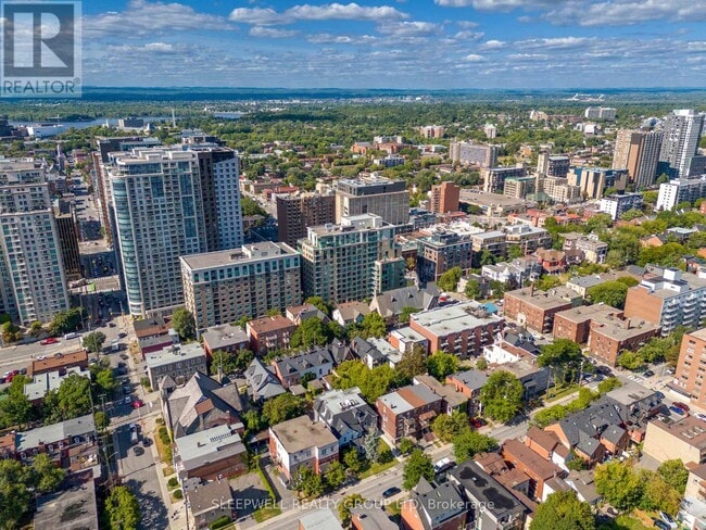 Photo du bâtiment - 238 Besserer St