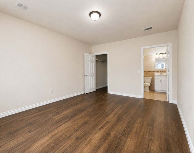 Foto del edificio - 4049 Halldale Ave
