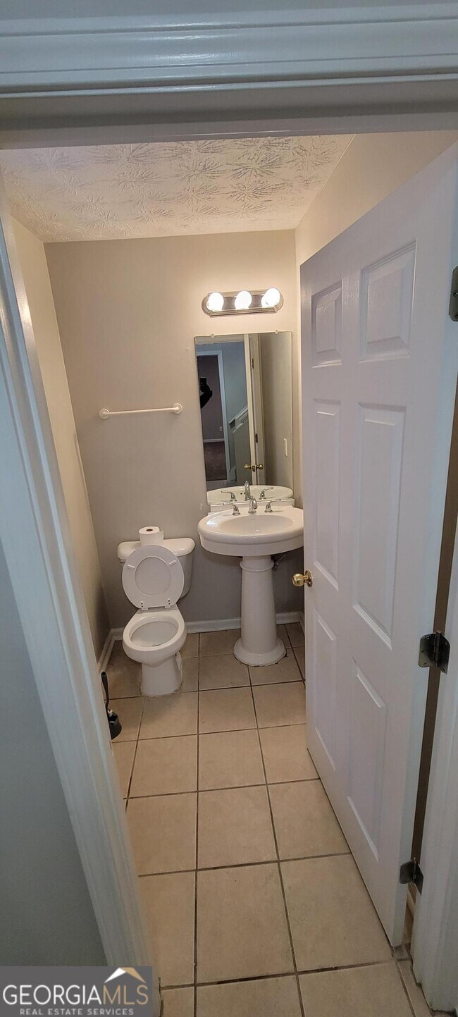 Foto del edificio - 6390 Alford Cir