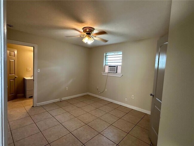 Foto del edificio - 3620 Hollygrove St