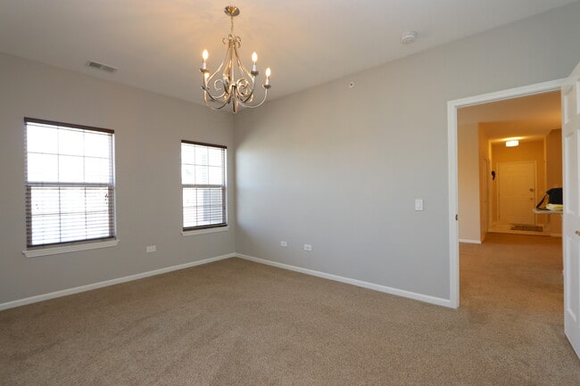 Building Photo - 3333 Stratford Ct