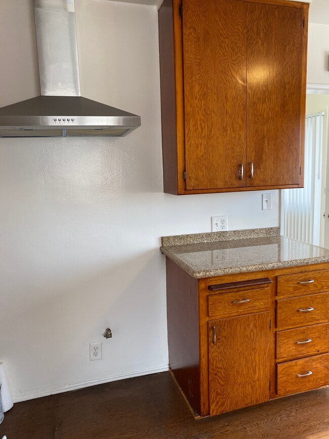 Foto del edificio - 4380 W 136th St