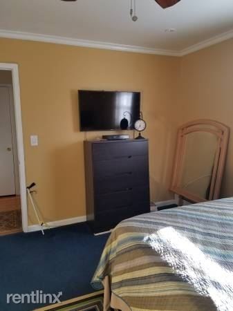 Foto del edificio - 3 br, 1 bath  - 4202 Kissena Blvd 2nd floor