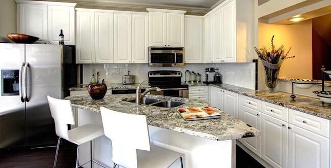 Foto del edificio - 824 Bering Dr