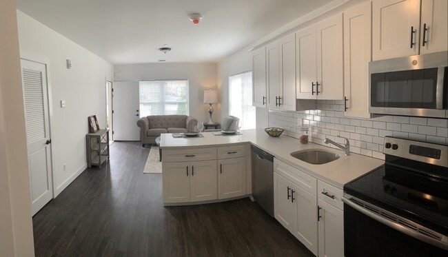 Kitchen/LR - 68 Park Ave