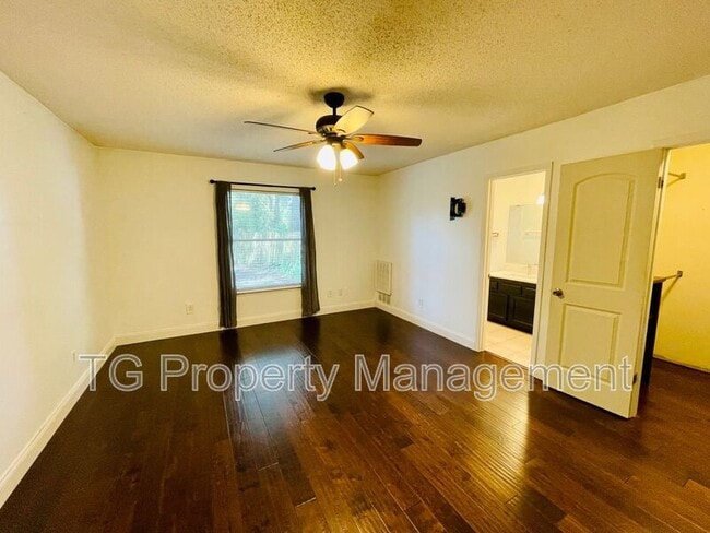 Building Photo - 4112 Hollister Pl