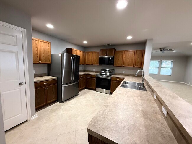 Foto del edificio - 5518 Timber Haven