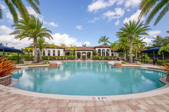 Piscina con estilo de centro turístico - The Point at Royal Palm Beach