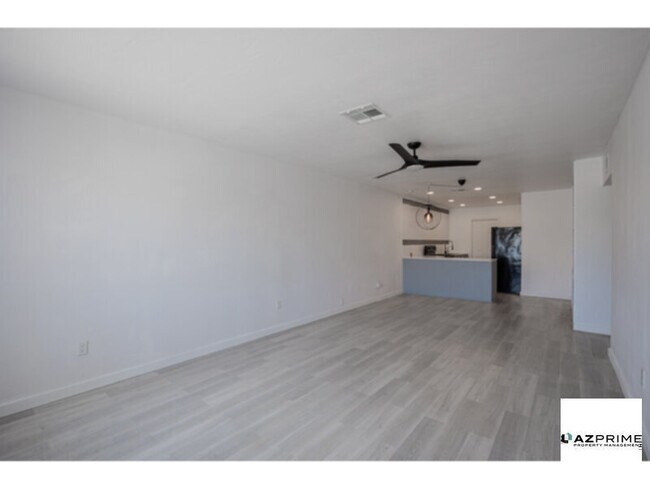 Building Photo - Embrace the Charm of Scottsdale Living in ...
