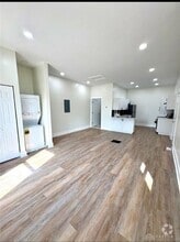Building Photo - 32 Morton Ave