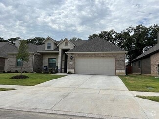 Building Photo - 205 Gardenia Dr