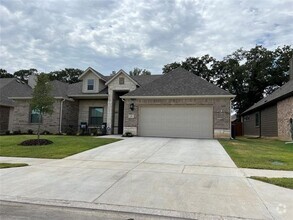 Building Photo - 205 Gardenia Dr