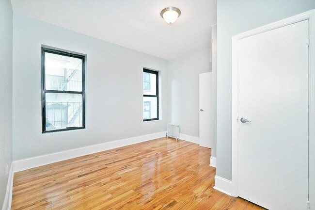 Building Photo - 506 W 151st St