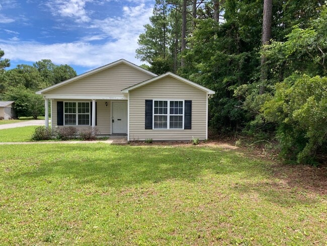 Building Photo - Three Bedroom, Two Bath House on Masonboro Loop