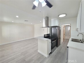 Building Photo - 4436 Ventura Canyon Ave