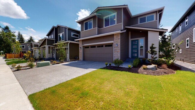 Building Photo - For Rent - Kent East hill Newer home East ...