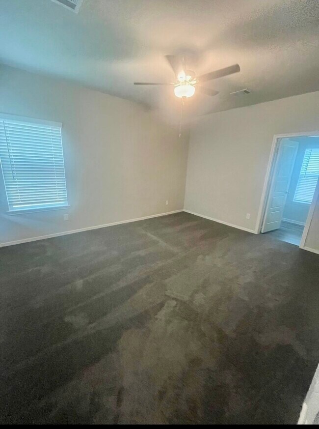 Building Photo - 10228 Badger Run Ln