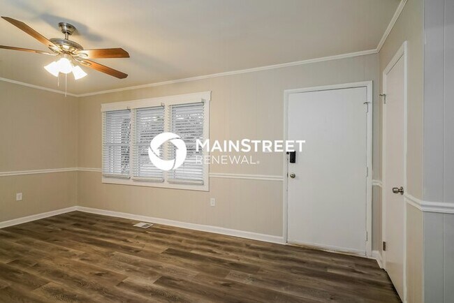 Foto del edificio - 3 Bedroom Pet-Friendly Home in LOUISVILLE,...