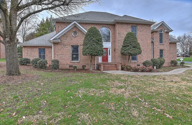 Building Photo - 4 Bedroom / 4.5 Bath  Brick Home ? Kingspo...