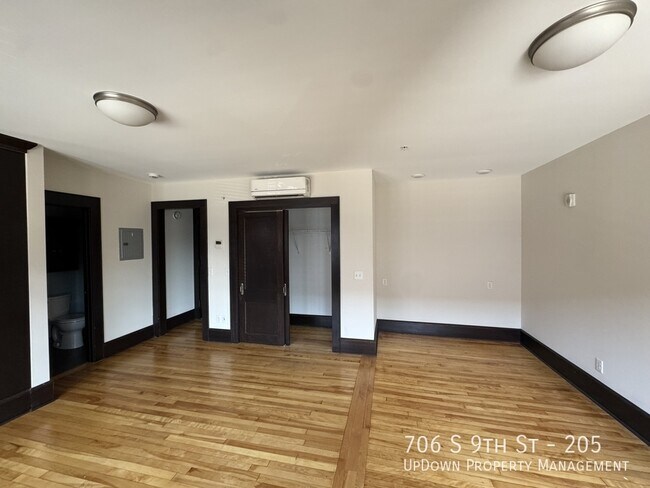 Foto del edificio - 706 S 9th St