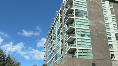 Building Photo - 225 S Sangamon St