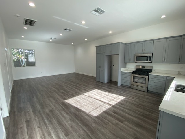 Foto del edificio - 15037 Hamlin St