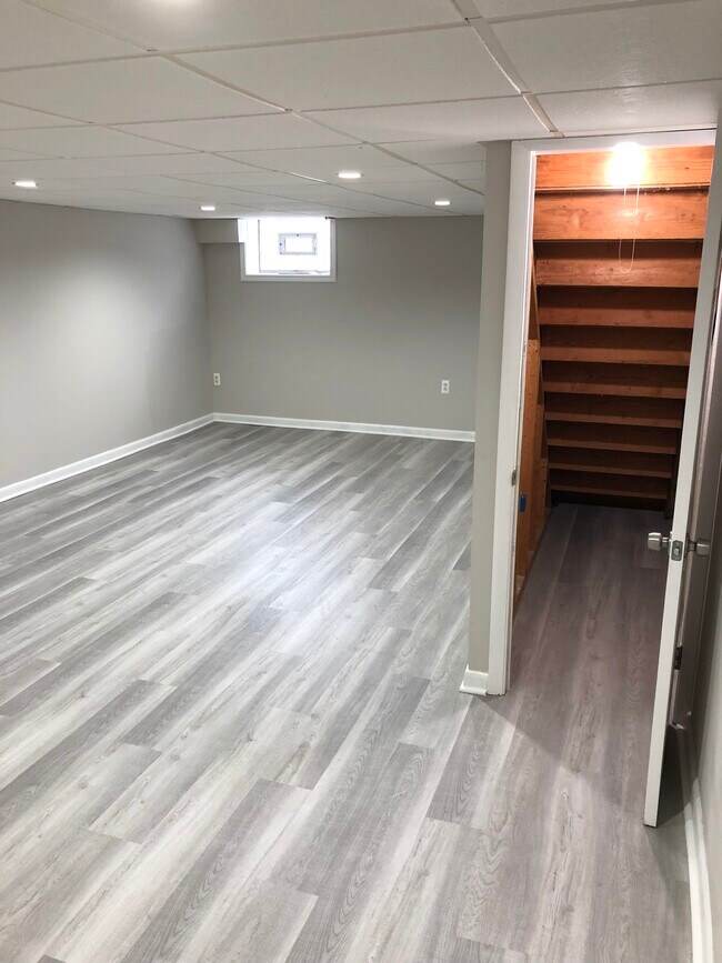 Building Photo - 159 Crum Creek Dr