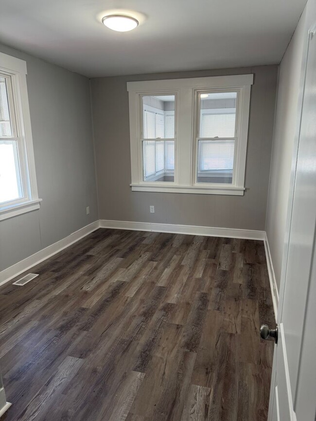 Building Photo - Newly Renovated 3 Bedroom, 1 Bath! Ready for Move-In!!!!