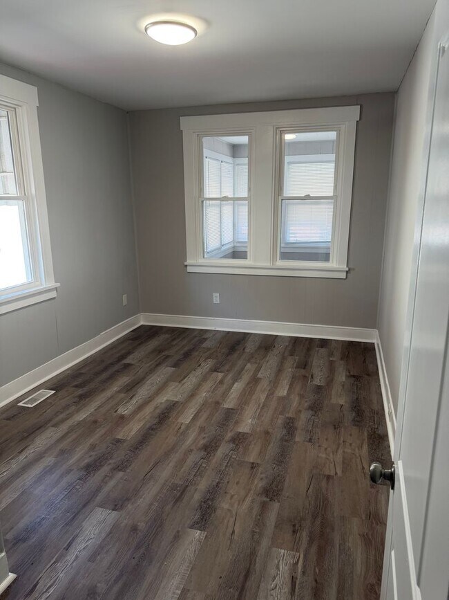 Foto del edificio - Newly Renovated 3 Bedroom, 1 Bath! Ready for Move-In!!!!