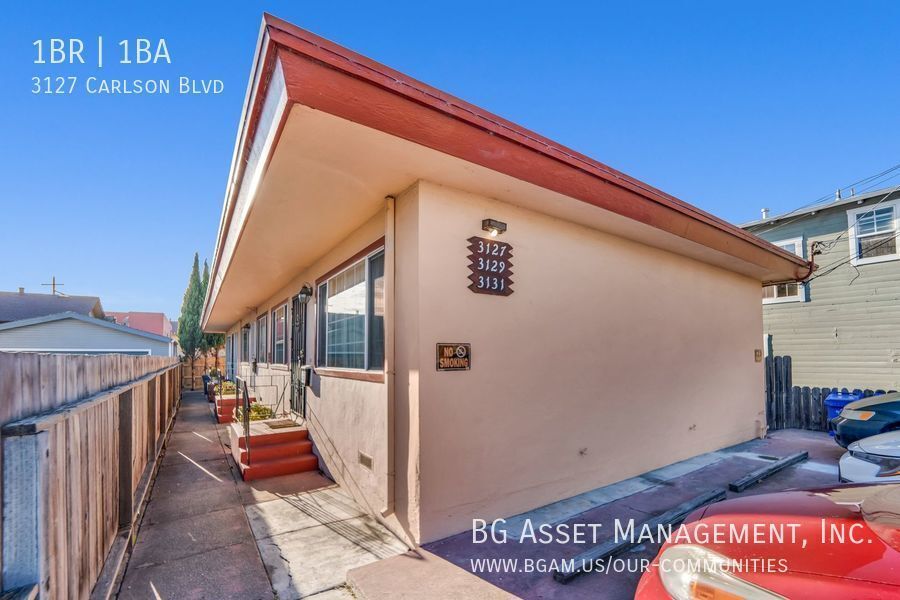 Foto principal - Near Downtown with Parking and Private Lau...