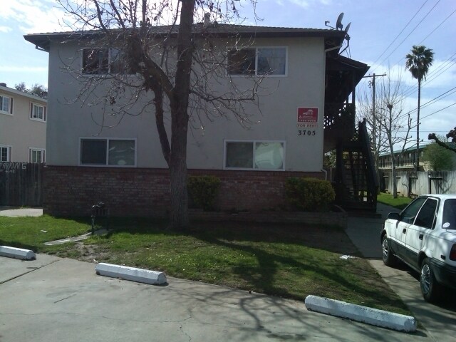 Foto del edificio - 3705 Morse Ave