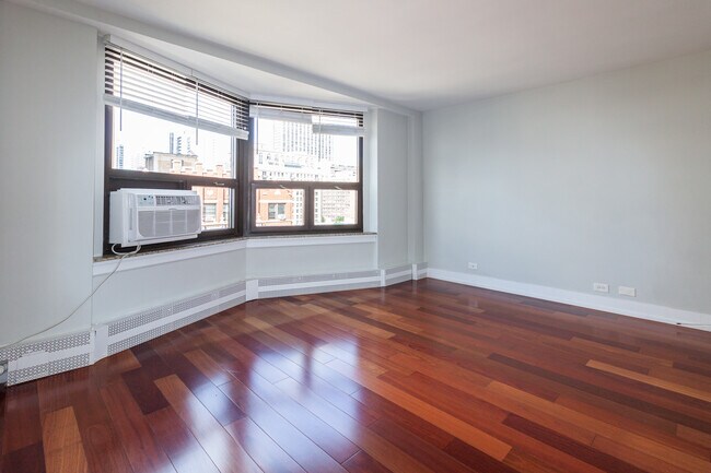 Foto del edificio - 419 W Wellington Ave