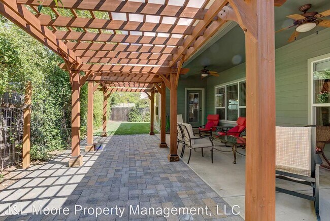 Building Photo - 3 br, 2.5 bath House - 88 Pineridge Lane