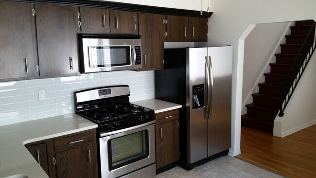 Foto del edificio - Southside Flats Recently Renovated 3 bedro...