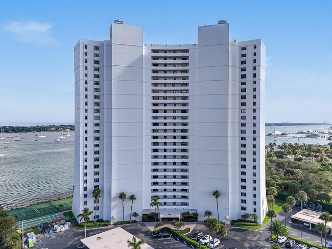 Foto del edificio - 5200 N Flagler Dr