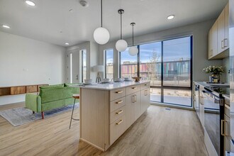 Building Photo - 330 Belhaven