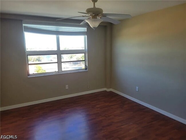 Building Photo - 4803 Sunset Ct