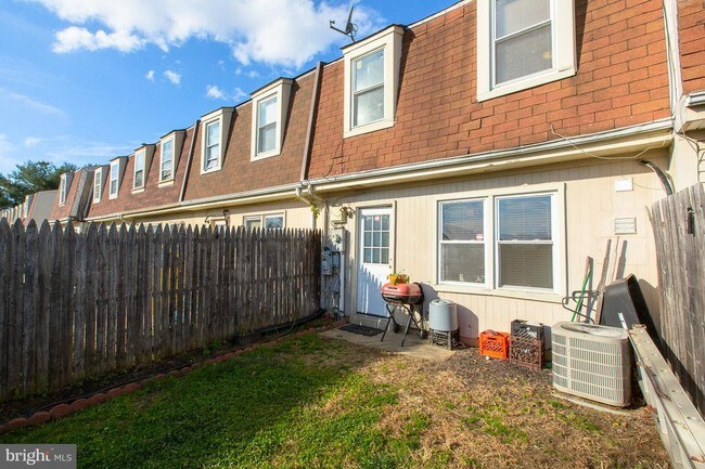 Foto del edificio - 1915 Arwell Ct