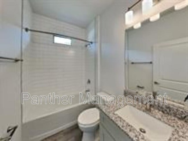 Foto del edificio - 24501 Zephyr Ct