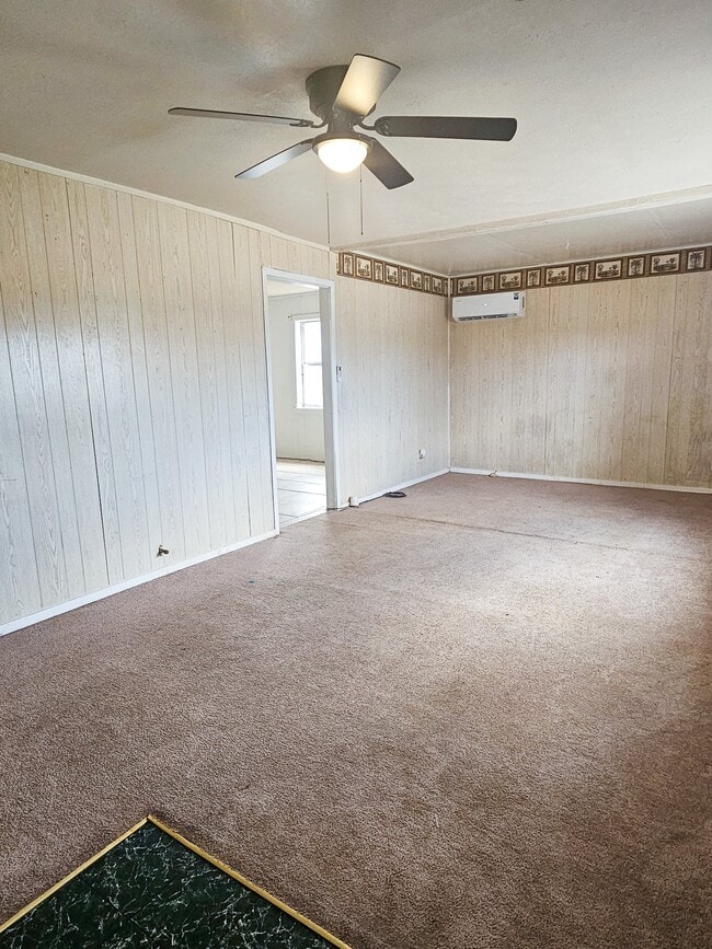 LIVING ROOM - 709 S Benton St