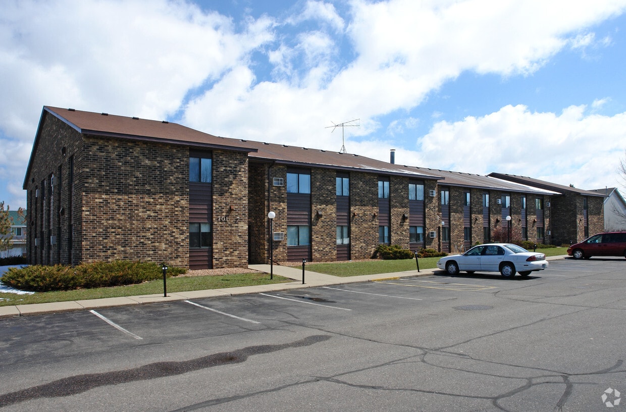 Building Photo - Koester Court Apartments