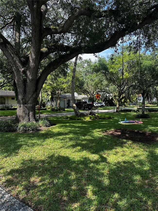 Building Photo - 630 San Lorenzo Ave