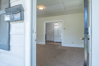 Building Photo - 414 N Broadview Blvd