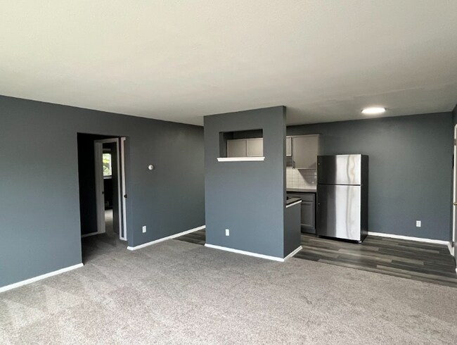 Interior Photo - 1421 44th Ave N