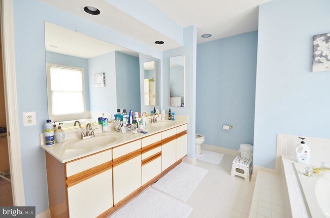 Building Photo - 8398 Sand Cherry Ln