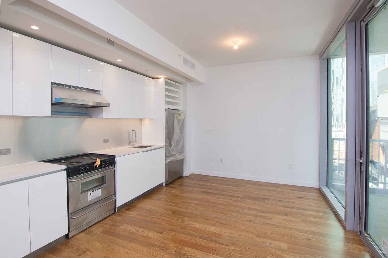 Primary Photo - 463 Albee Square W