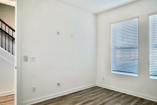 Foto del edificio - 8472 Sperry St