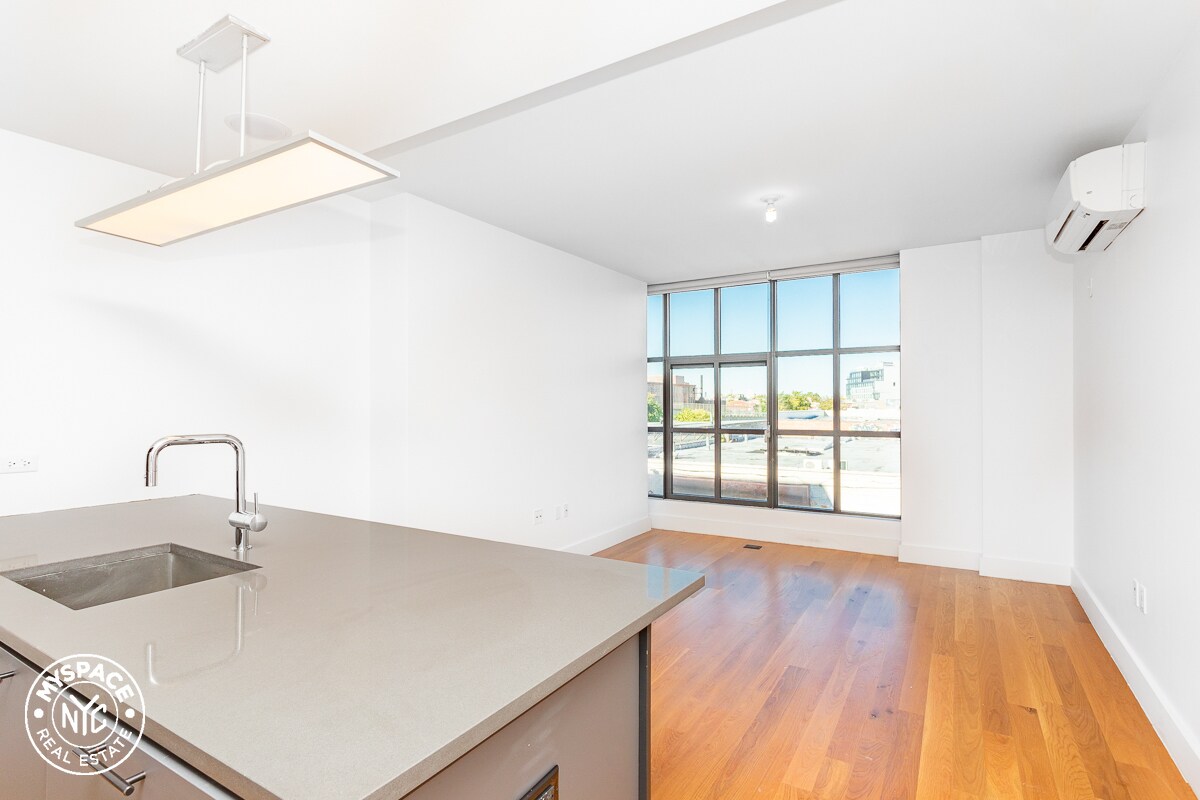 Foto principal - 1040 Dean St