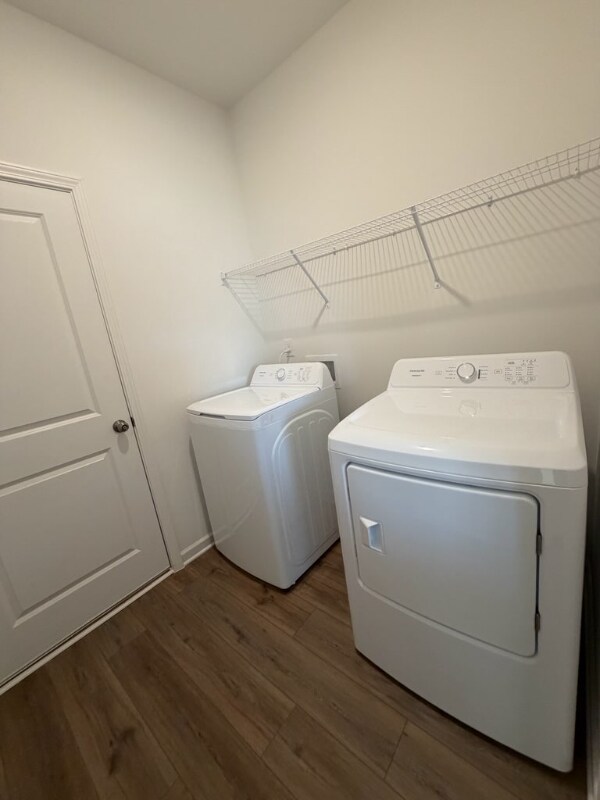 Foto del edificio - 133 Rolling Mdw Wy