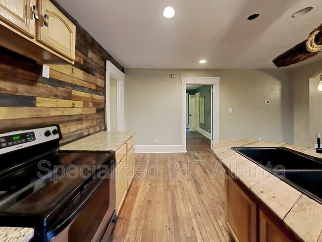 Foto del edificio - 493 Chappell Rd NW